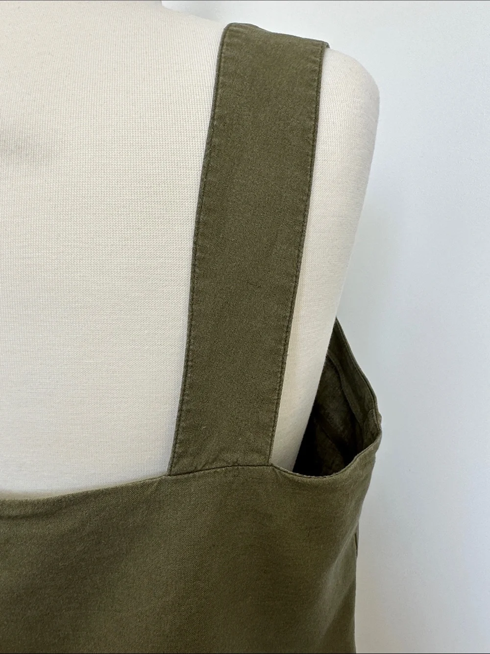 Banana Republic Olive Square-Neck Tank - Linen Blend (L) - Picture 7 of 10